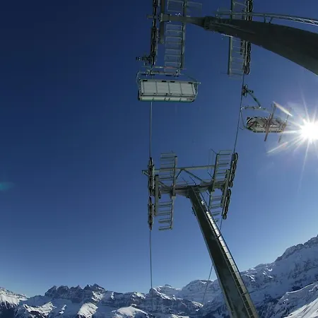 Des Alpes 2* Champéry
