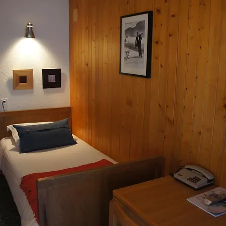 Des Alpes Hotel 2*
